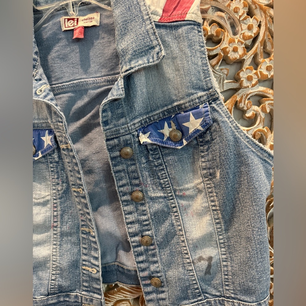 L.E.I. Stars & Stripes Chelsea Blue Jean Vest, Sleeveless- size M - Picture 7 of 16